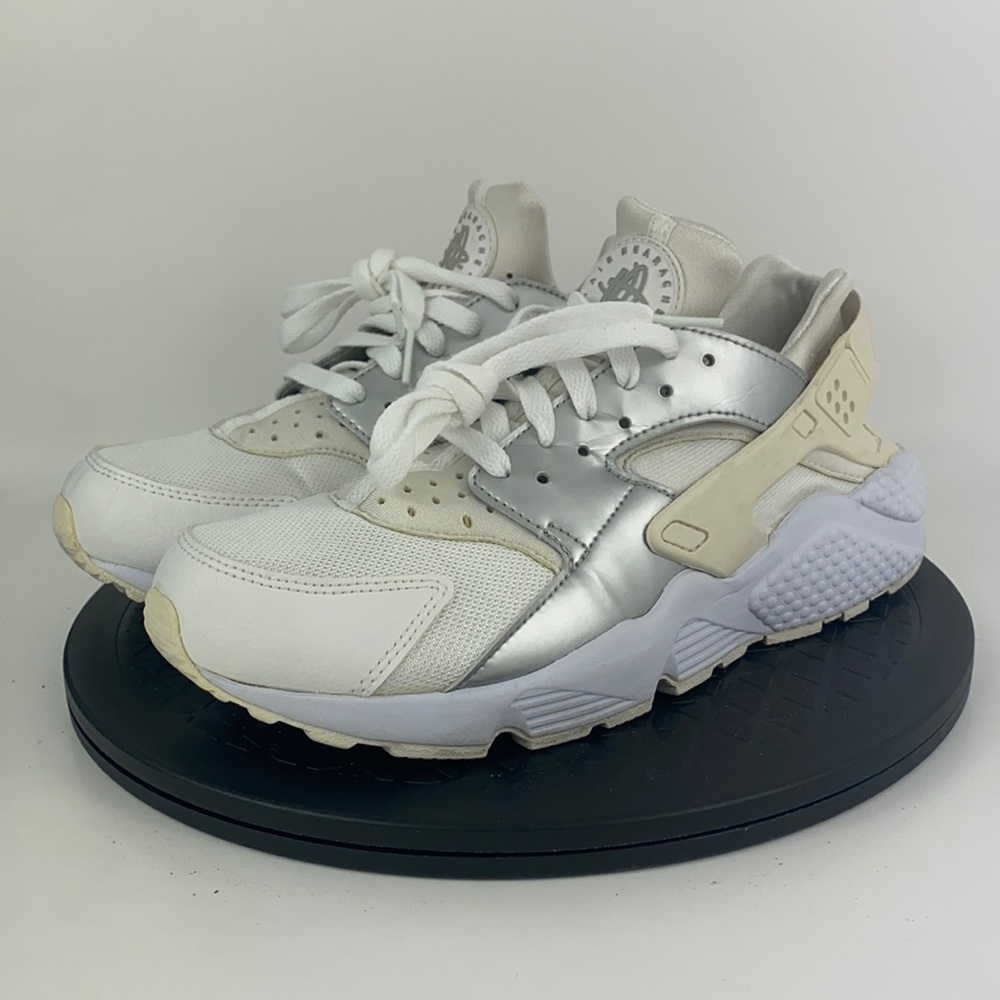 Nike Air Huarache White/Silver Athletic Running Shoes 318429-108 Men's Size 8.5 - Picture 1 of 12